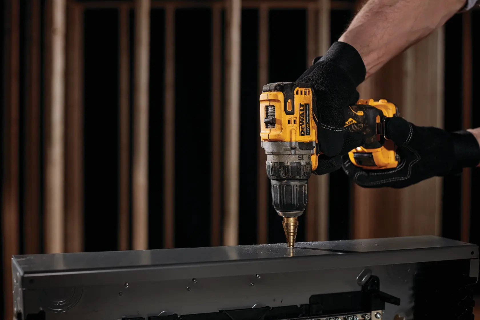 12V XR® kömürsüz sub-kompakt vidalama makinesi - 2 x 2Ah akü