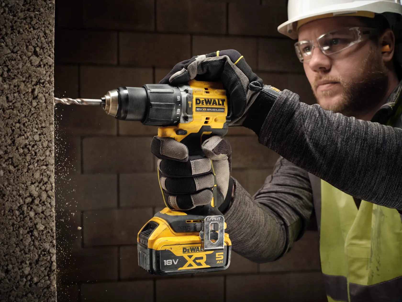 18V XR® kömürsüz kompakt darbeli matkap - 2 x 5Ah
