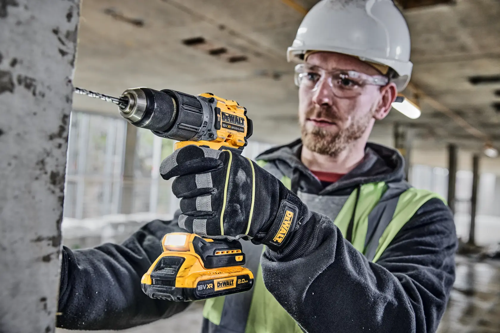 18V XR Kömürsüz Darbeli Matkap 2X 2Ah Batarya