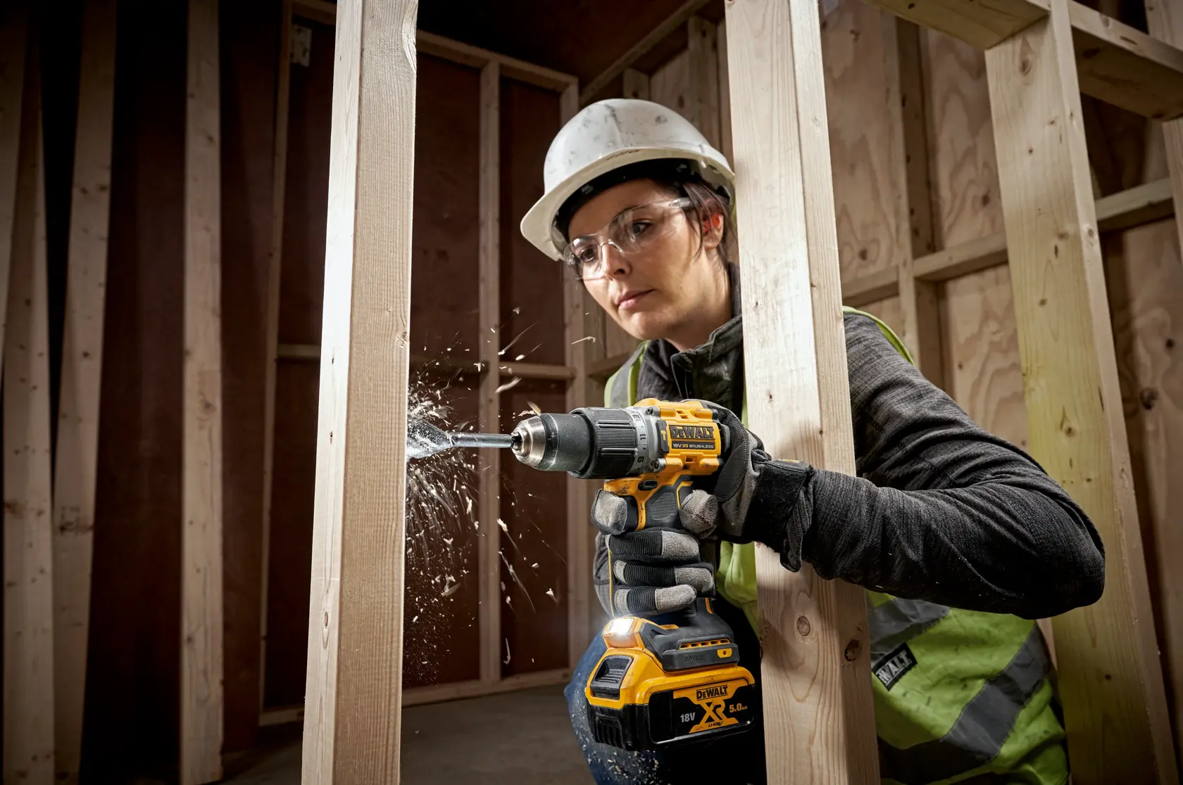 Dewalt 18V XR Kömürsüz Darbeli Matkap 2X 5Ah Batarya
