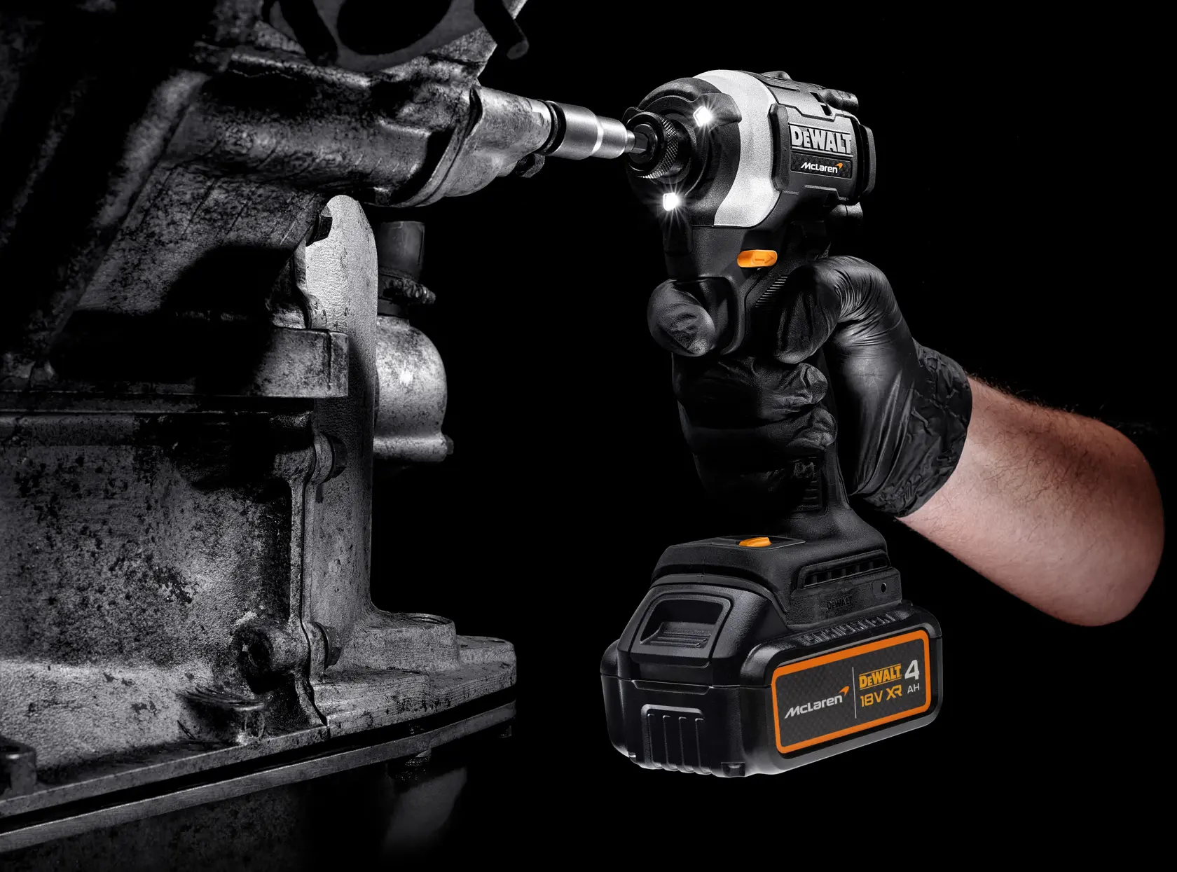 DEWALT x McLaren F1 Takımı 18V XR Fırçasız Darbeli Vidalama - 2 x 4Ah Akü ile