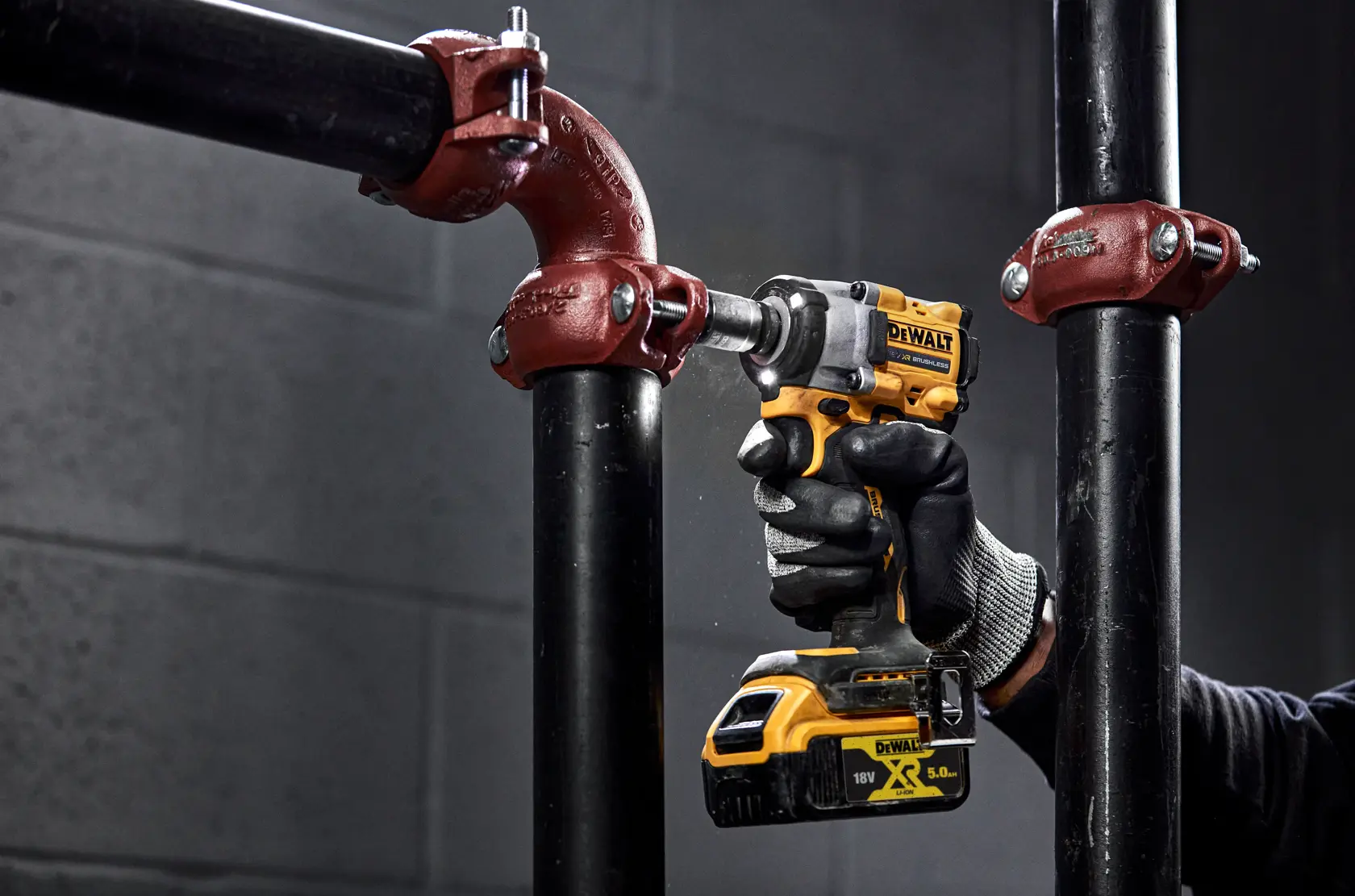 Dewalt 18V 5.0AH Çift Bataryalı  Li-Ion Şarjlı Somun Sıkma
