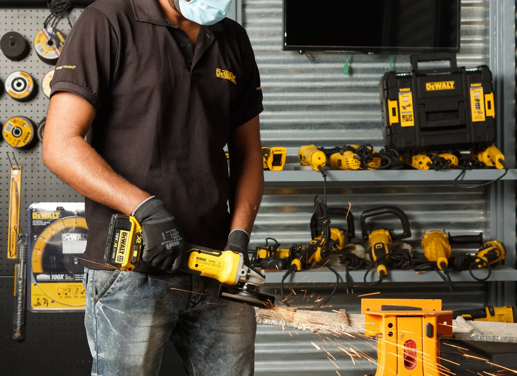 18V XR® kömürsüz 125mm avuç taşlama - 2 x 5Ah