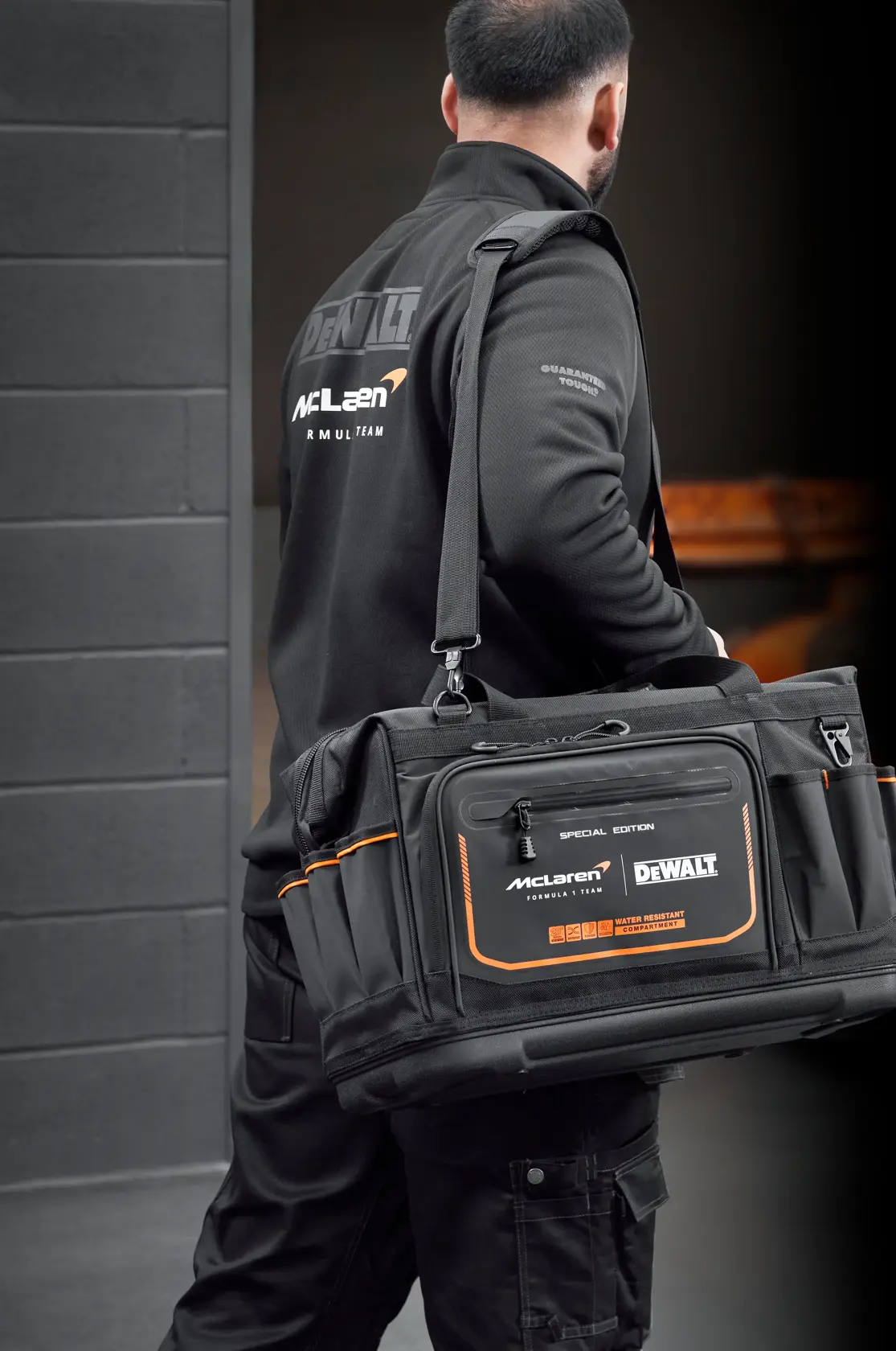 DEWALT® x McLaren F1 Takımı 20 inç Profesyonel Alet Çantası